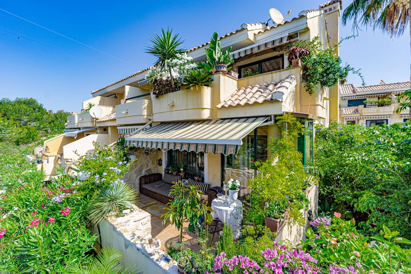 2 bedroom Townhouse for sale in Campoamor with pool - € 239,000 (Ref: 10052017)