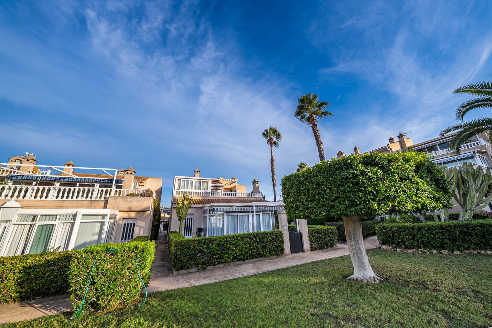 2 soveværelse Lejlighed til salg i Playa Flamenca med swimmingpool - € 290.000 (Ref: 10074484)