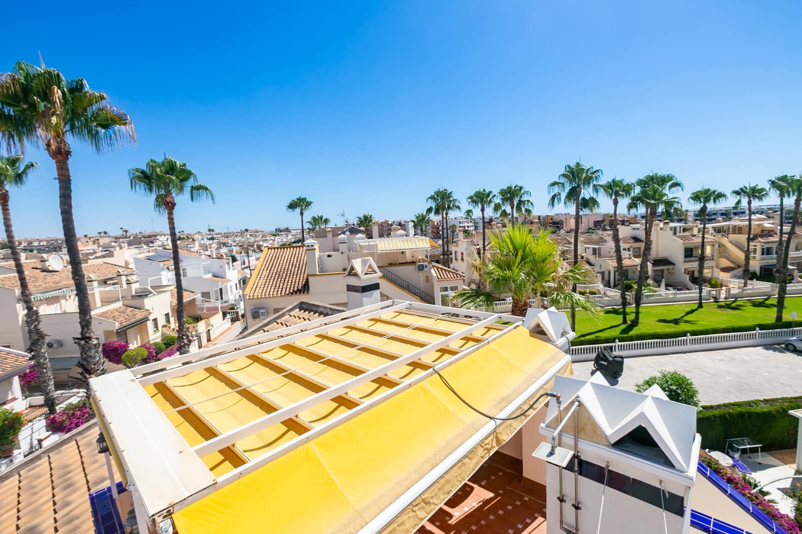 2 Zimmer Penthouse zu verkaufen in Playa Flamenca mit Pool - 249.000 € (Ref: 10098852)
