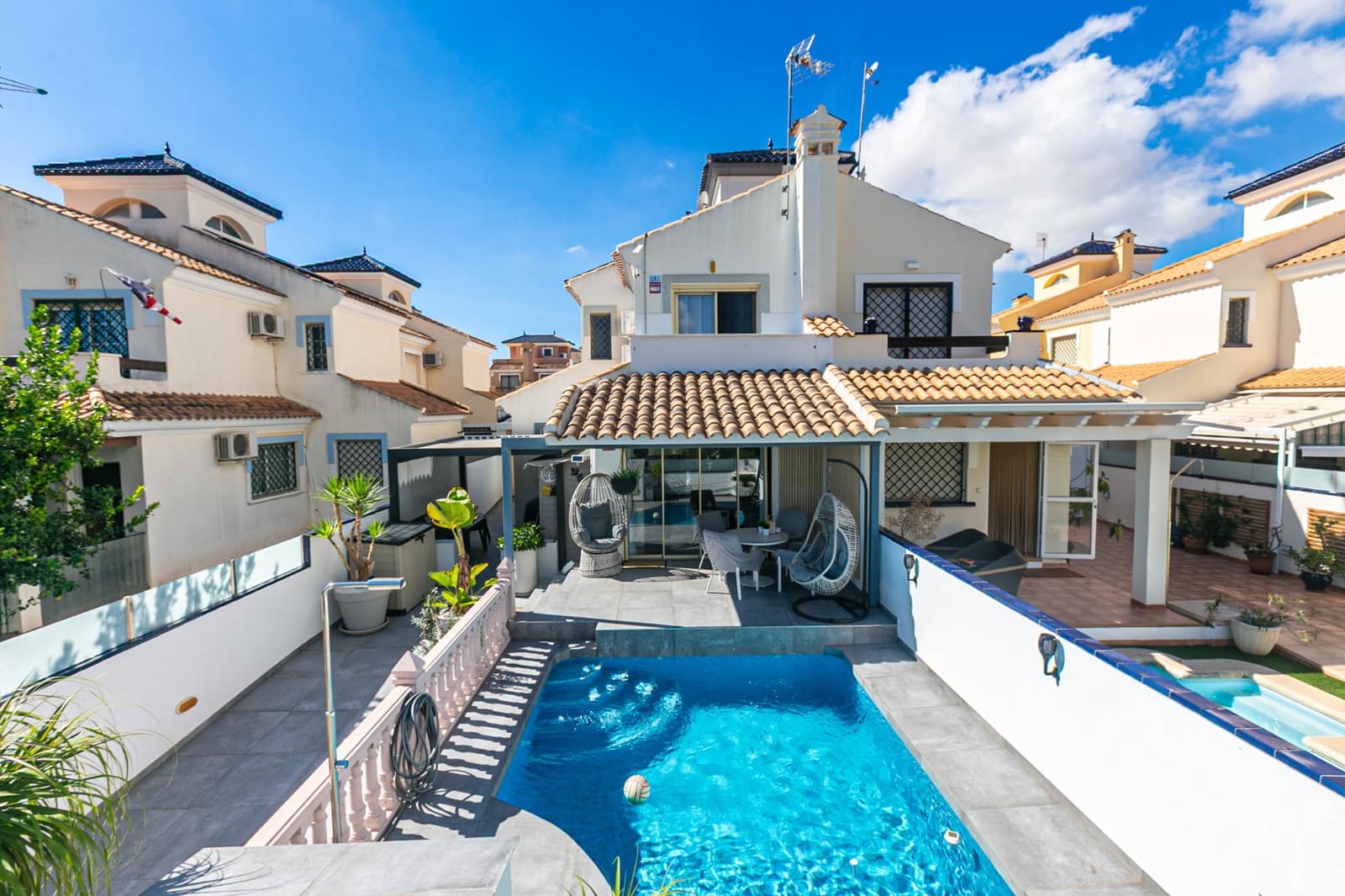 3 Zimmer Reihenhaus zu verkaufen in Pilar de la Horadada mit Pool Garage - 395.000 € (Ref: 10112185)