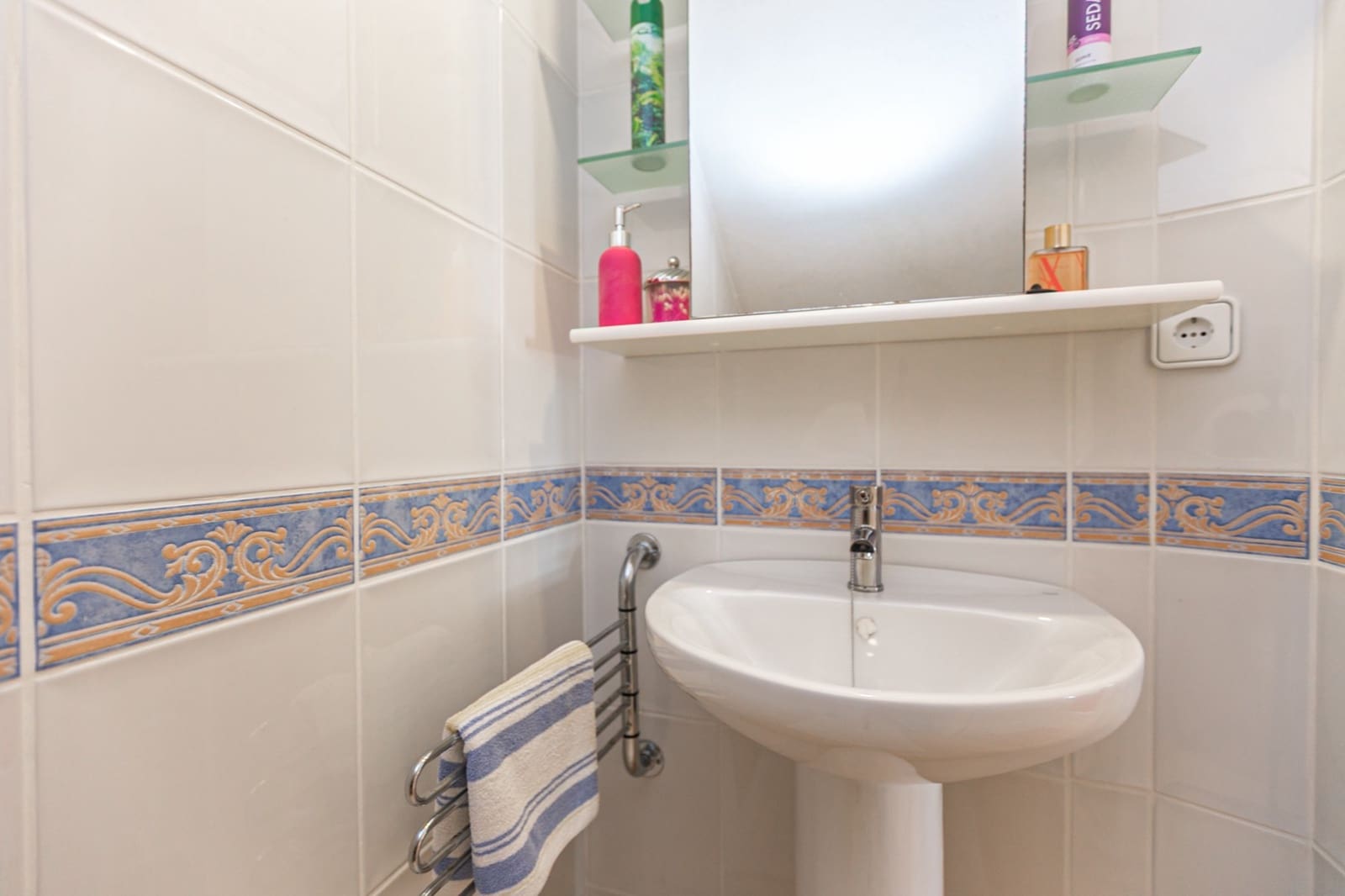 Chalet de 5 habitaciones en Villamartin en venta con piscina garaje - 698.900 € (Ref: 10134910)