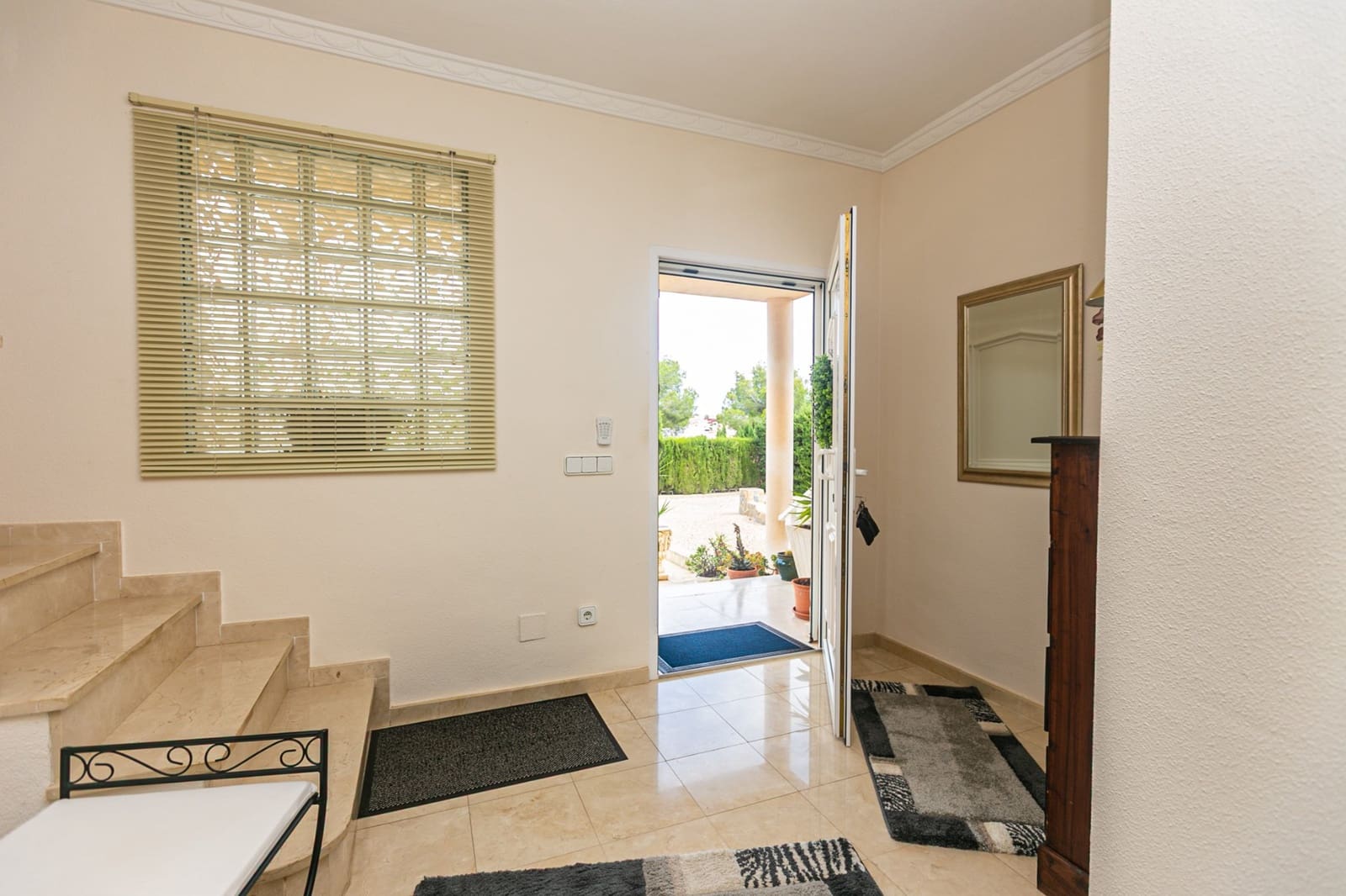 Chalet de 5 habitaciones en Villamartin en venta con piscina garaje - 698.900 € (Ref: 10134910)