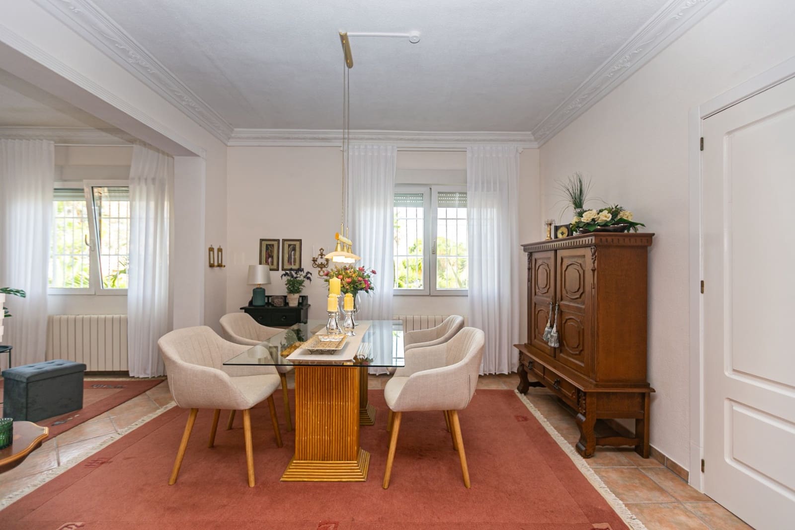 Chalet de 5 habitaciones en Villamartin en venta con piscina garaje - 698.900 € (Ref: 10134910)