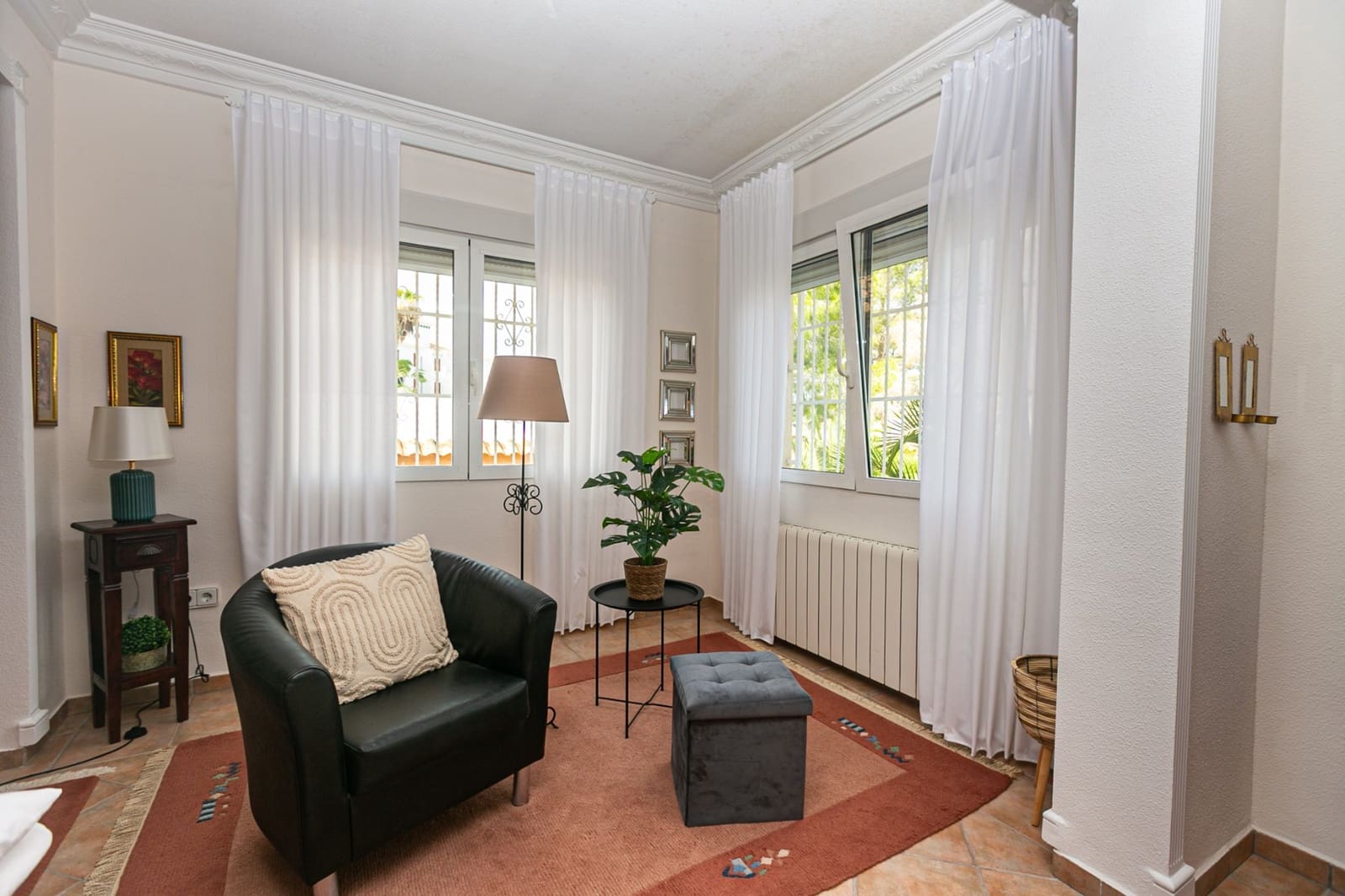 Chalet de 5 habitaciones en Villamartin en venta con piscina garaje - 698.900 € (Ref: 10134910)
