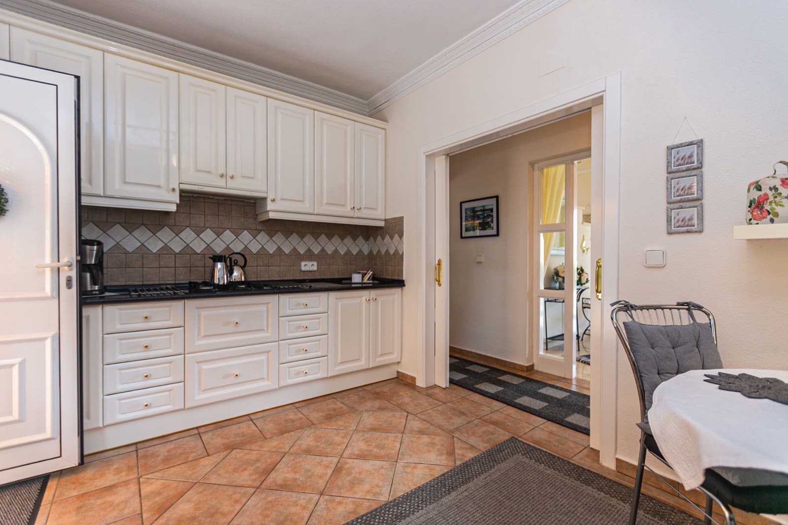 Chalet de 5 habitaciones en Villamartin en venta con piscina garaje - 698.900 € (Ref: 10134910)