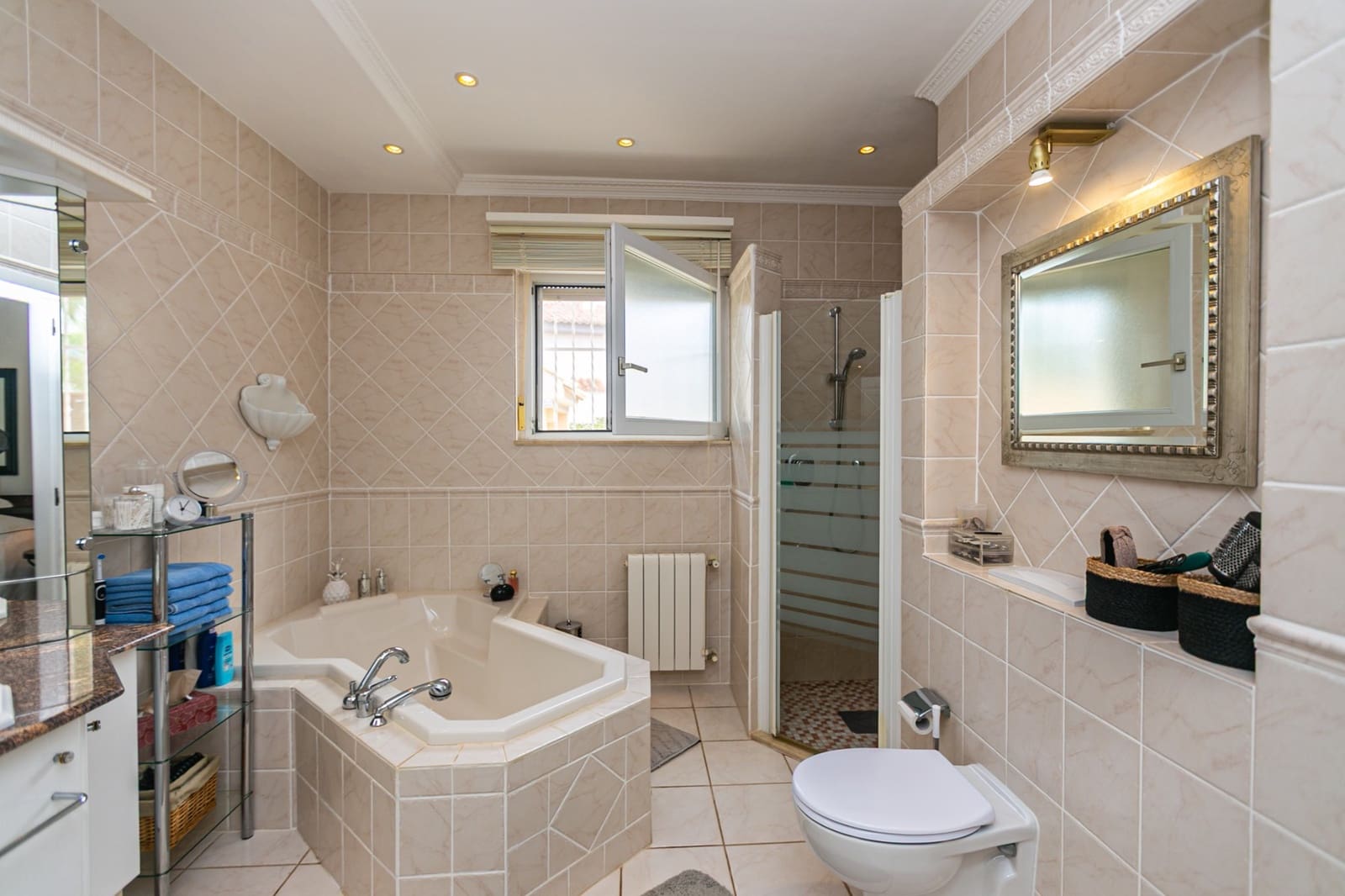 Chalet de 5 habitaciones en Villamartin en venta con piscina garaje - 698.900 € (Ref: 10134910)
