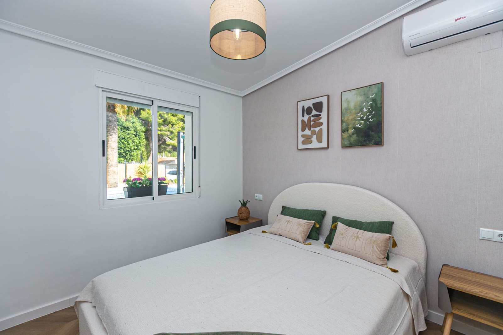 4 soverom Kjedet enebolig til salgs i Punta Prima med svømmebasseng garasje - € 749 000 (Ref: 10136447)