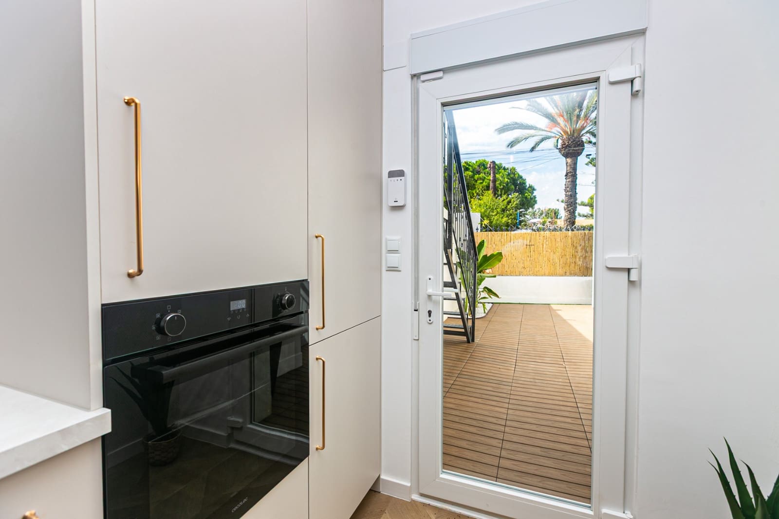 4 soverom Kjedet enebolig til salgs i Punta Prima med svømmebasseng garasje - € 749 000 (Ref: 10136447)