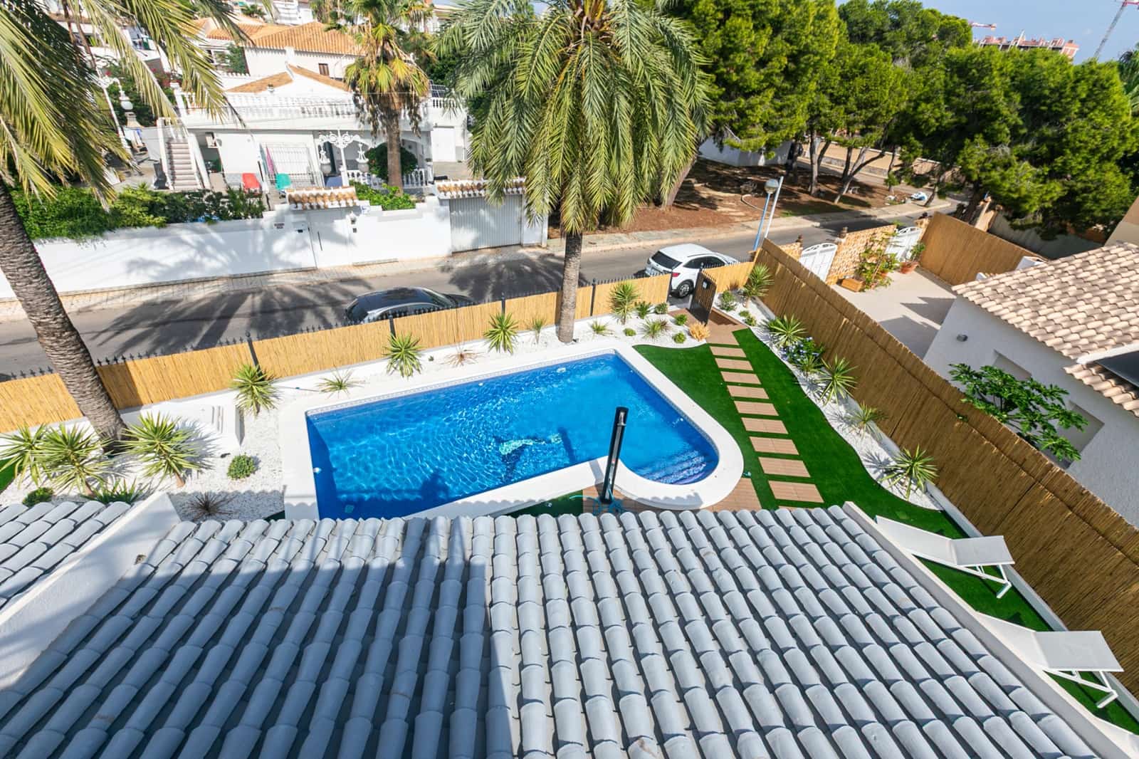 4 soverom Kjedet enebolig til salgs i Punta Prima med svømmebasseng garasje - € 749 000 (Ref: 10136447)