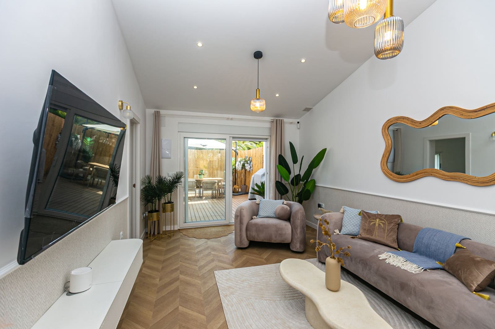 4 soverom Kjedet enebolig til salgs i Punta Prima med svømmebasseng garasje - € 749 000 (Ref: 10136447)