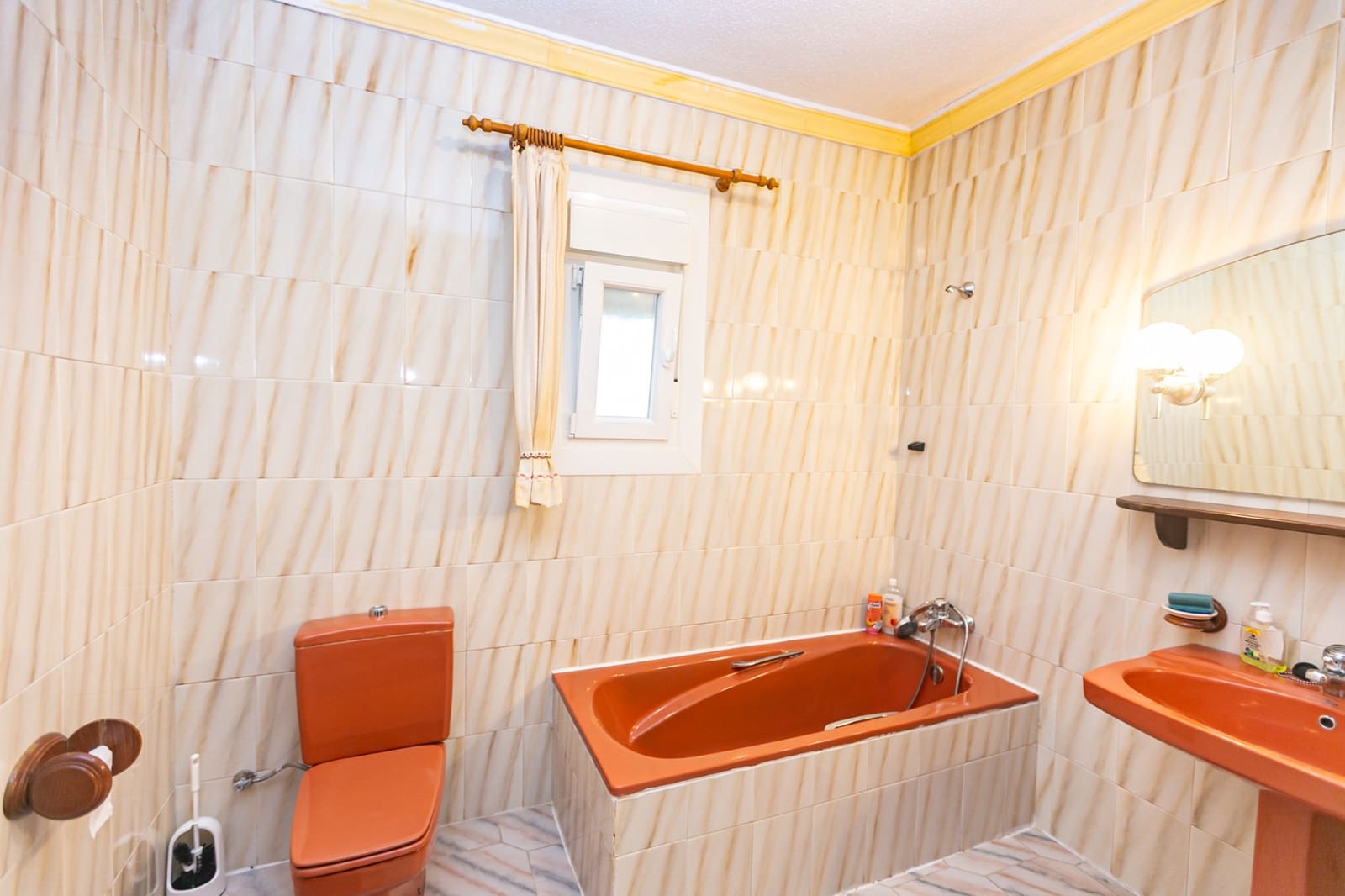 Chalet de 3 habitaciones en La Florida en venta con piscina garaje - 415.000 € (Ref: 10136742)