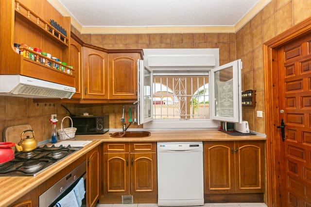 Chalet de 3 habitaciones en La Florida, Orihuela en venta con piscina garaje - 415.000 € (Ref: 10136742)
