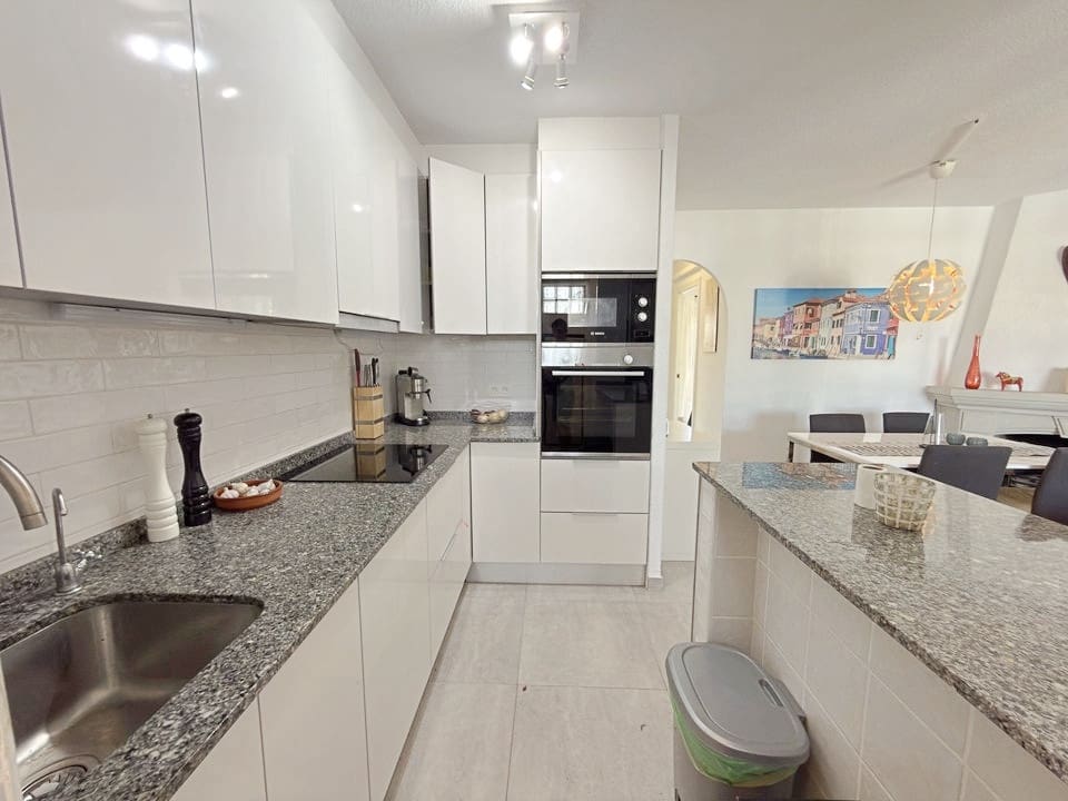 2 quarto Casa em Banda para venda em Villamartin com piscina garagem - 229 000 € (Ref: 10144838)