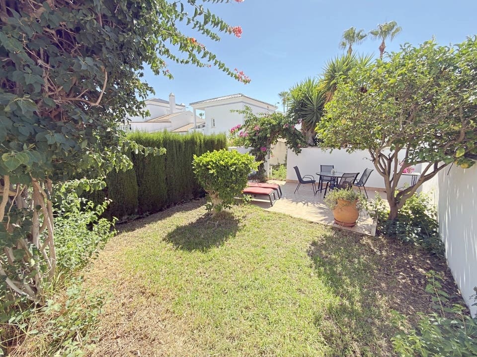 2 quarto Casa em Banda para venda em Villamartin com piscina garagem - 229 000 € (Ref: 10144838)