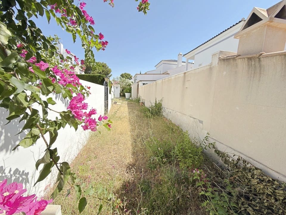 2 quarto Casa em Banda para venda em Villamartin com piscina garagem - 229 000 € (Ref: 10144838)