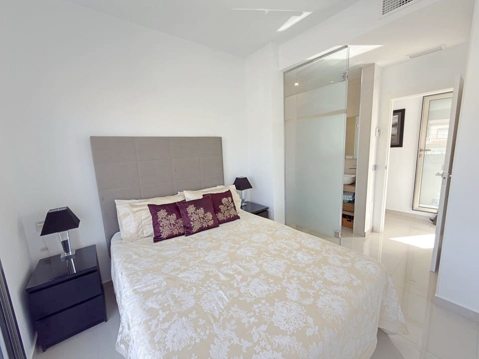 4 sovrum Villa till salu i Villamartin med pool garage - 469 950 € (Ref: 10144839)