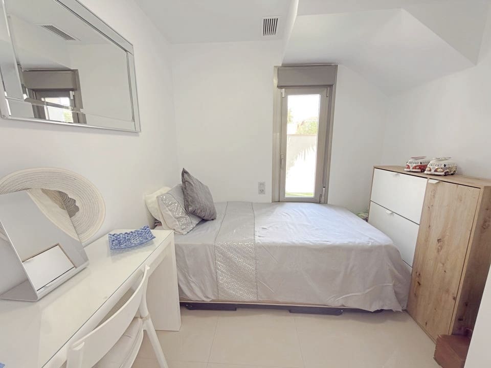 4 sovrum Villa till salu i Villamartin med pool garage - 469 950 € (Ref: 10144839)