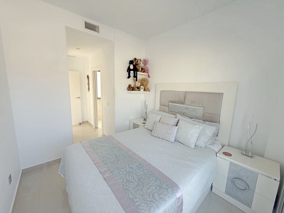 4 sovrum Villa till salu i Villamartin med pool garage - 469 950 € (Ref: 10144839)