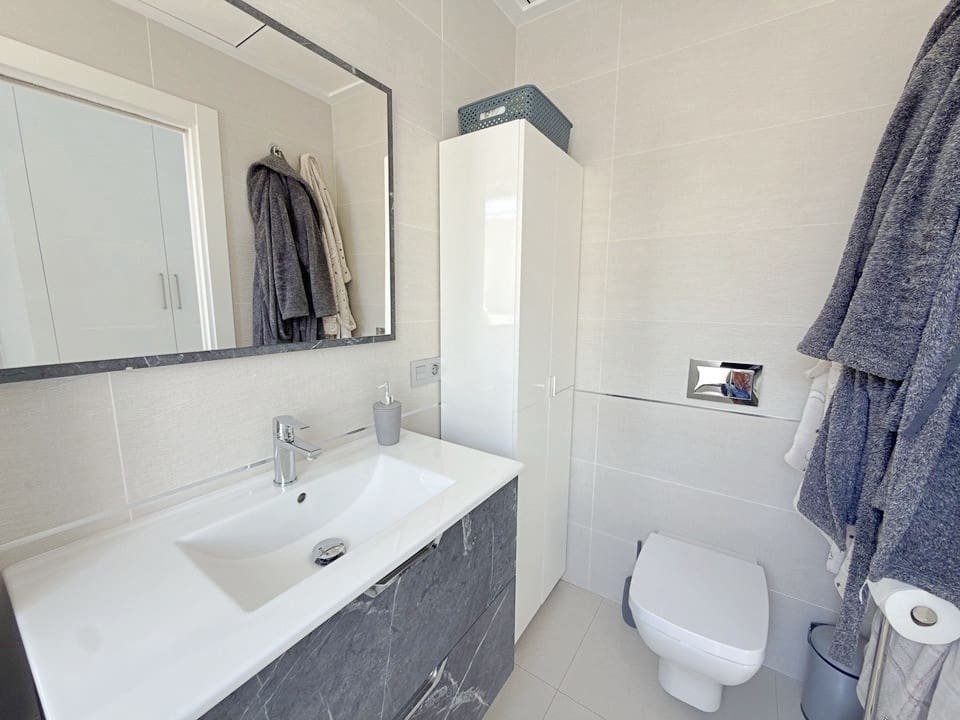 4 sovrum Villa till salu i Villamartin med pool garage - 469 950 € (Ref: 10144839)
