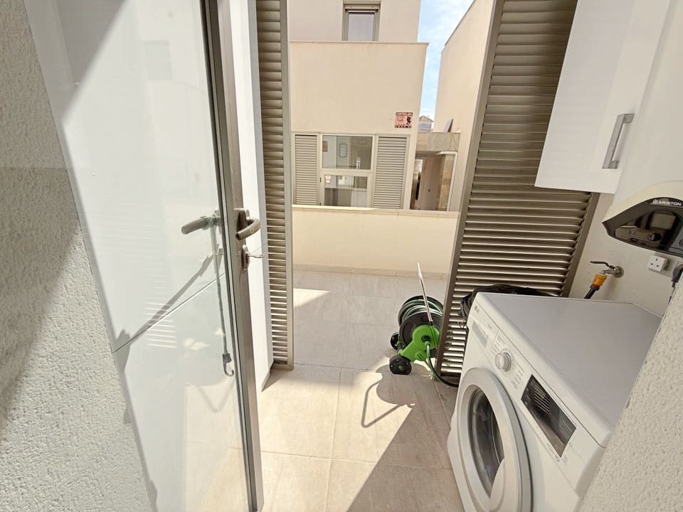 4 sovrum Villa till salu i Villamartin med pool garage - 469 950 € (Ref: 10144839)