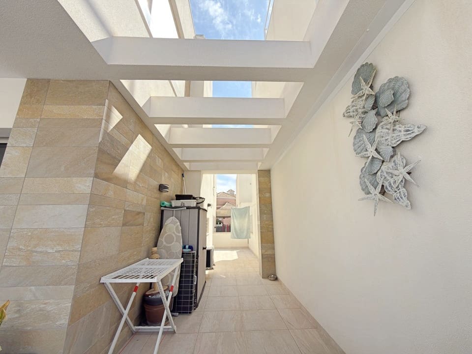 4 sovrum Villa till salu i Villamartin med pool garage - 469 950 € (Ref: 10144839)