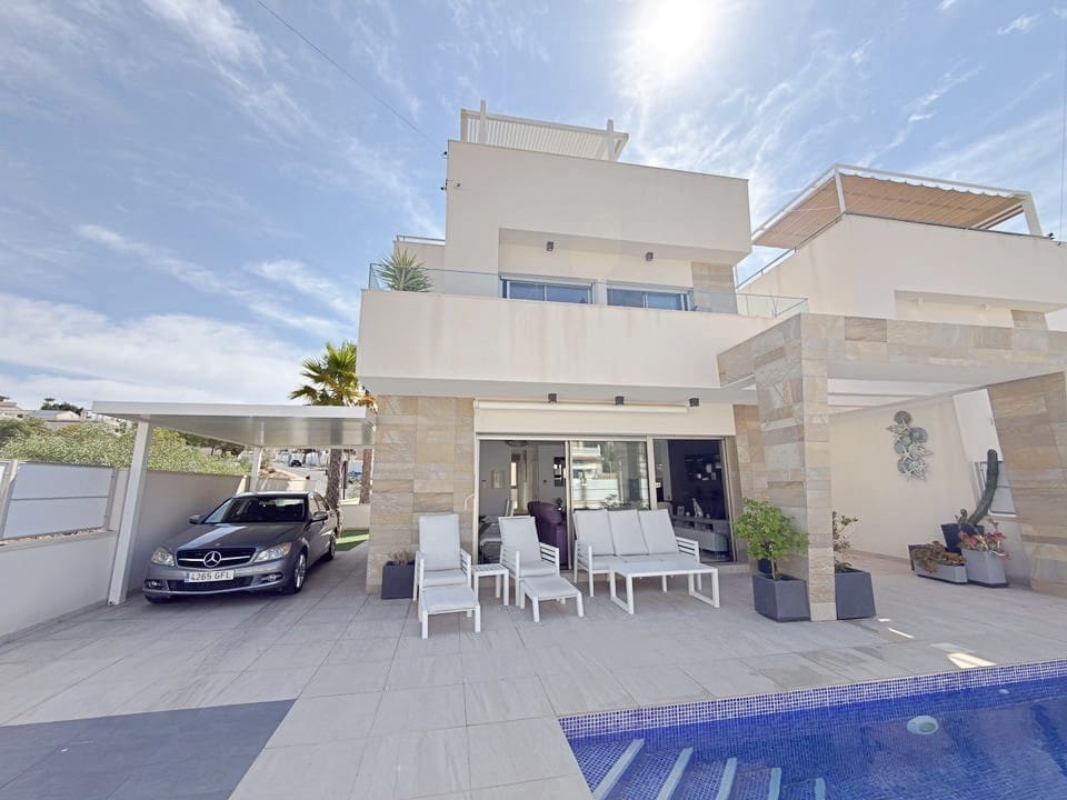 4 sovrum Villa till salu i Villamartin med pool garage - 469 950 € (Ref: 10144839)