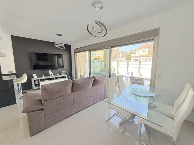 4 sovrum Villa till salu i Villamartin, Orihuela med pool garage - 469 950 € (Ref: 10144839)