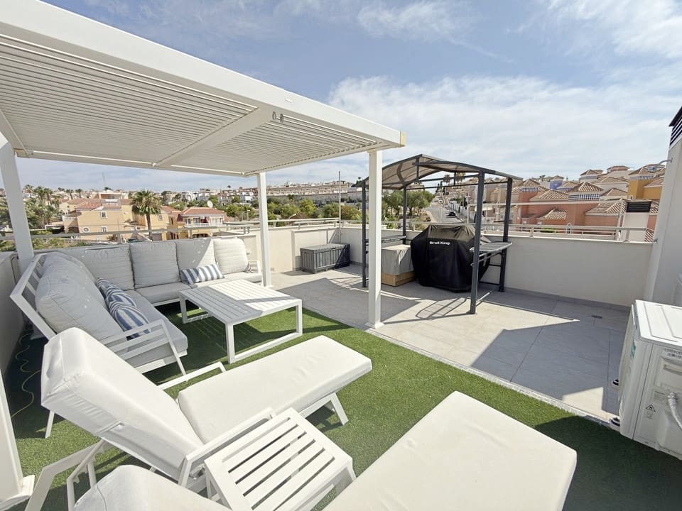 4 sovrum Villa till salu i Villamartin med pool garage - 469 950 € (Ref: 10144839)