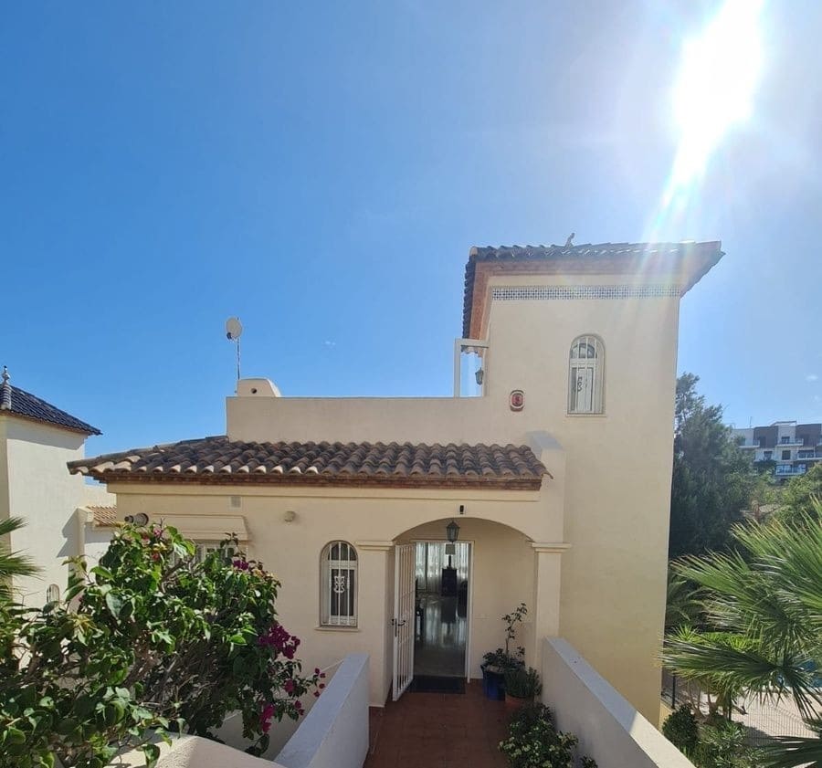 3 slaapkamer Villa te koop in Las Ramblas Golf met zwembad garage - € 479.000 (Ref: 10144960)
