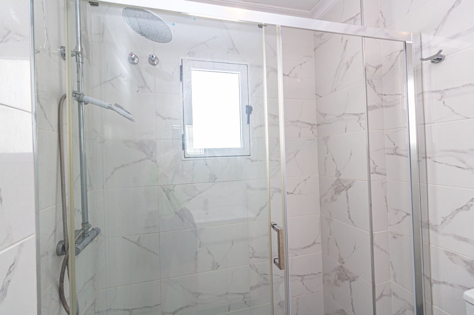 2 sypialnia Penthouse na sprzedaż w Torrevieja z basenem - 152 000 € (Ref: 10155912)