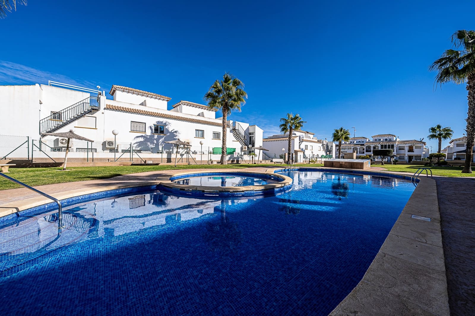 2 Zimmer Penthouse zu verkaufen in Orihuela Costa mit Pool Garage - 199.900 € (Ref: 10156203)