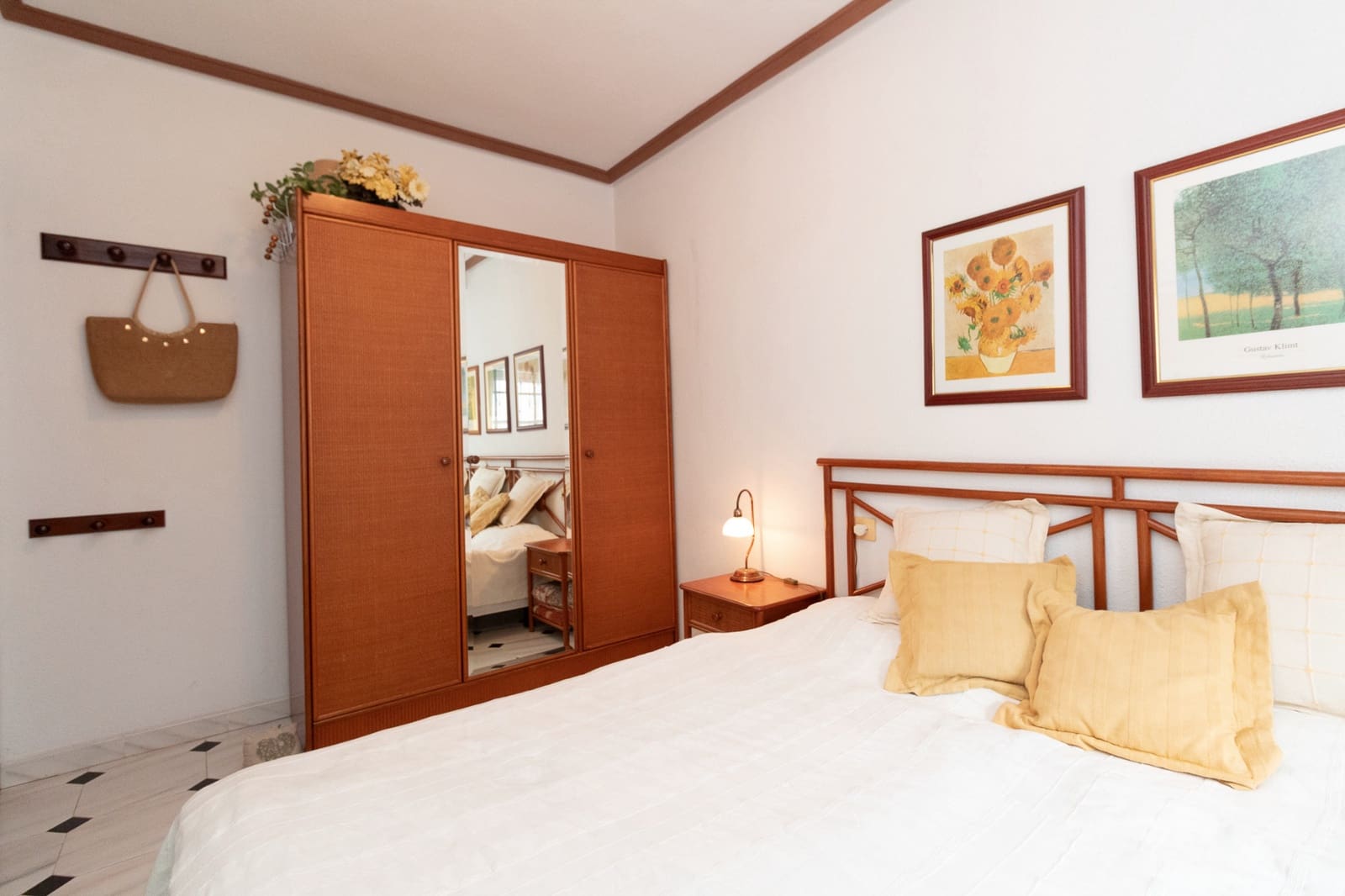 Pareado de 3 habitaciones en Torrevieja en venta con piscina - 210.000 € (Ref: 10156839)