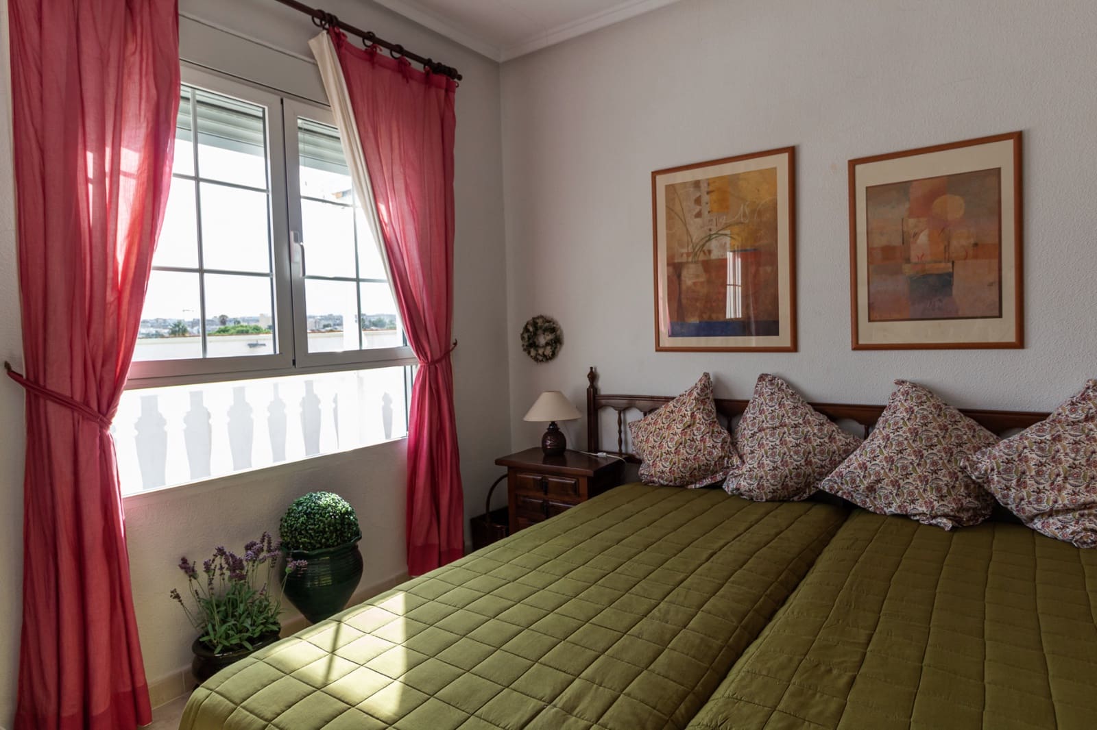 Pareado de 3 habitaciones en Torrevieja en venta con piscina - 210.000 € (Ref: 10156839)