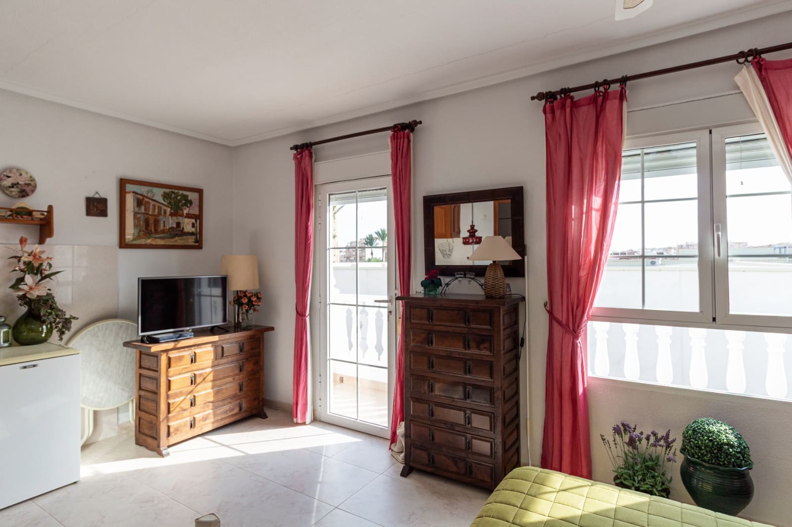 Pareado de 3 habitaciones en Torrevieja en venta con piscina - 210.000 € (Ref: 10156839)