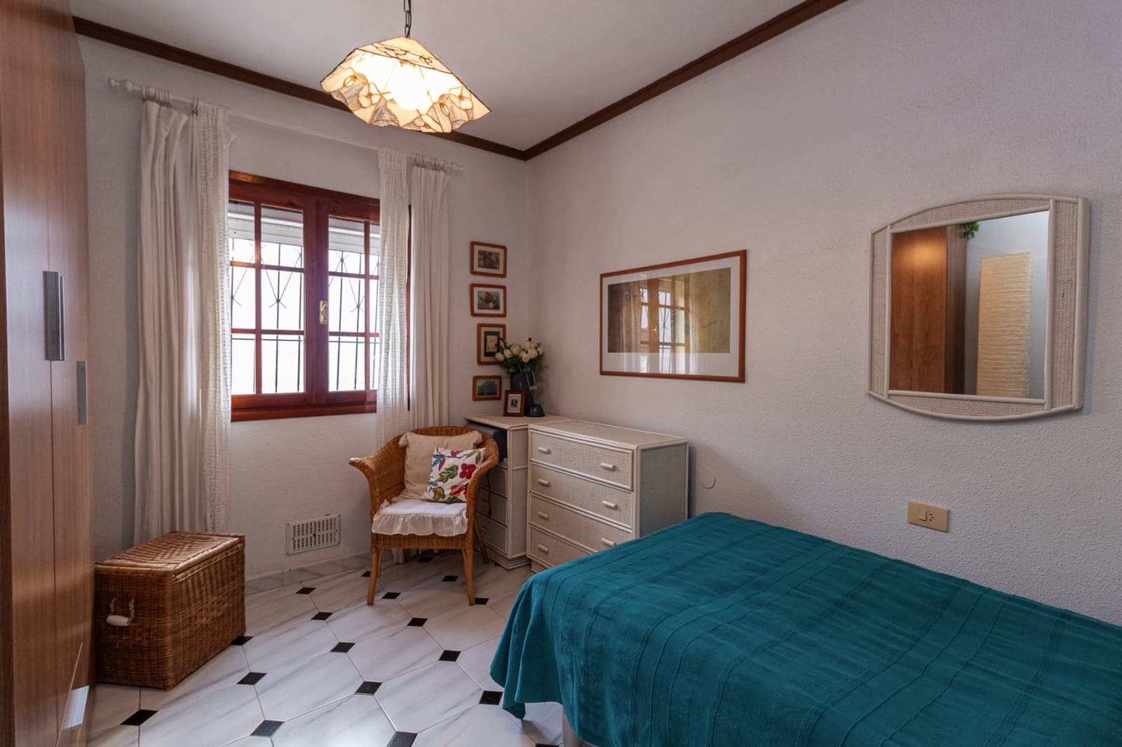 Pareado de 3 habitaciones en Torrevieja en venta con piscina - 210.000 € (Ref: 10156839)