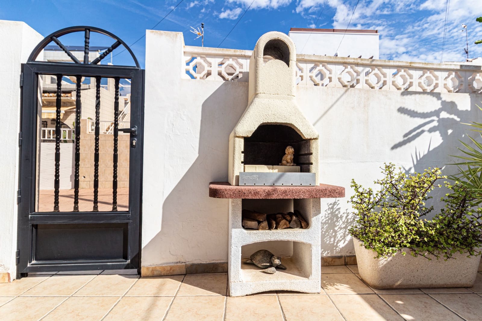 Pareado de 3 habitaciones en Torrevieja en venta con piscina - 210.000 € (Ref: 10156839)