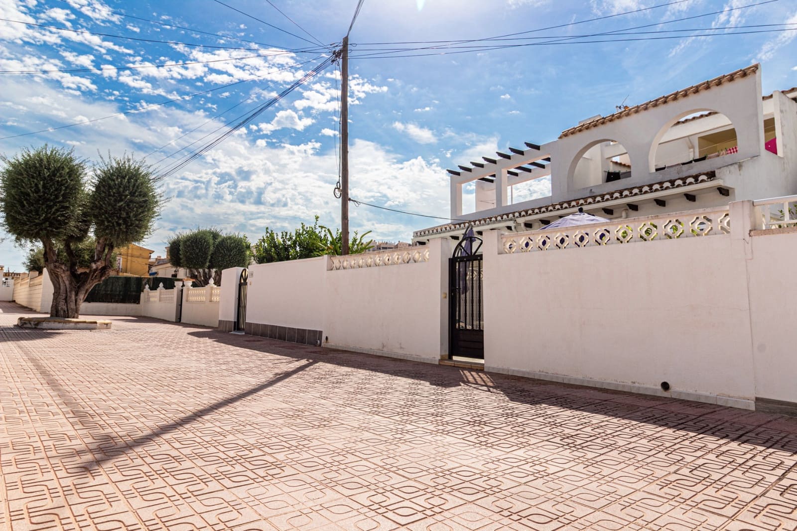 Pareado de 3 habitaciones en Torrevieja en venta con piscina - 210.000 € (Ref: 10156839)