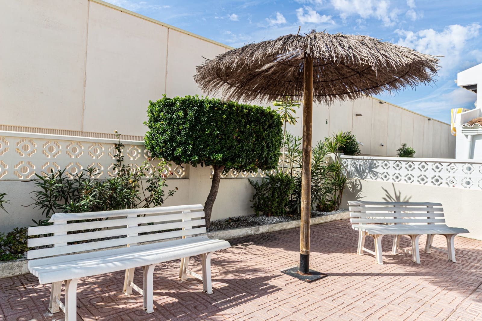Pareado de 3 habitaciones en Torrevieja en venta con piscina - 210.000 € (Ref: 10156839)