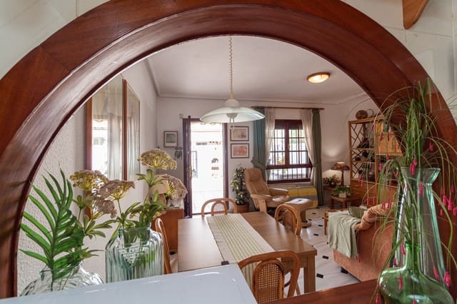 3 chambre Villa/Maison Semi-Mitoyenne à vendre à Los Frutales, Torrevieja avec piscine - 210 000 € (Ref: 10156839)