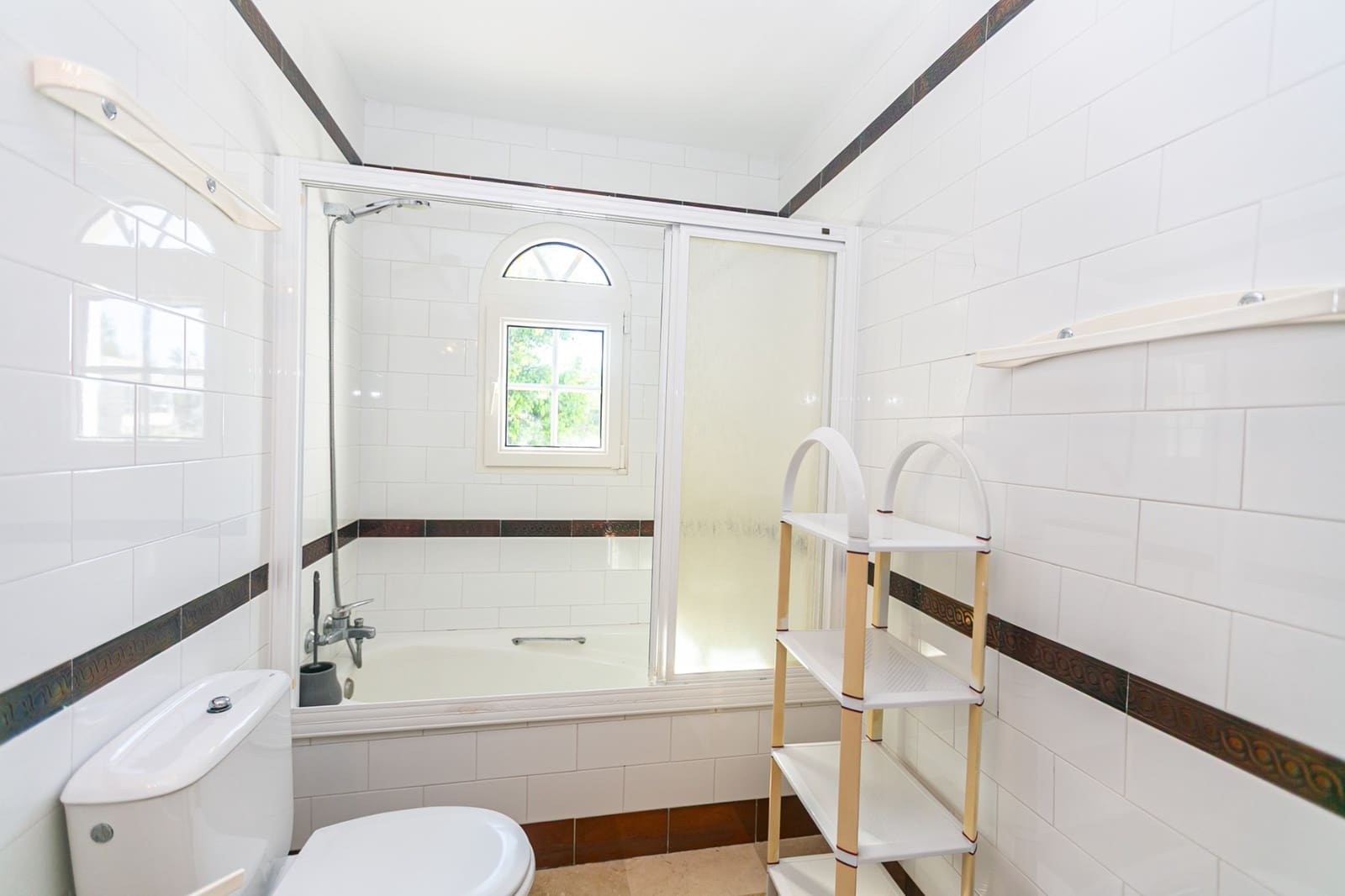 Casa de 2 habitaciones en Villamartin en venta con piscina - 279.900 € (Ref: 10175662)
