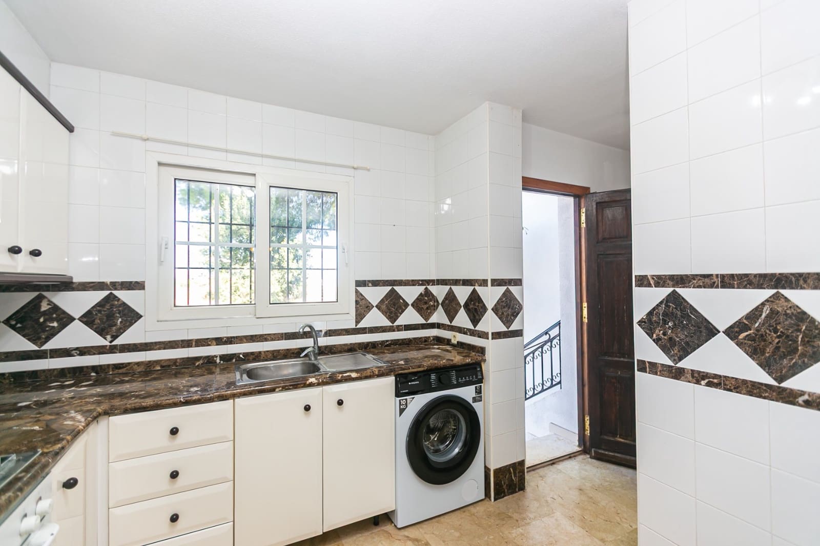 Casa de 2 habitaciones en Villamartin en venta con piscina - 279.900 € (Ref: 10175662)