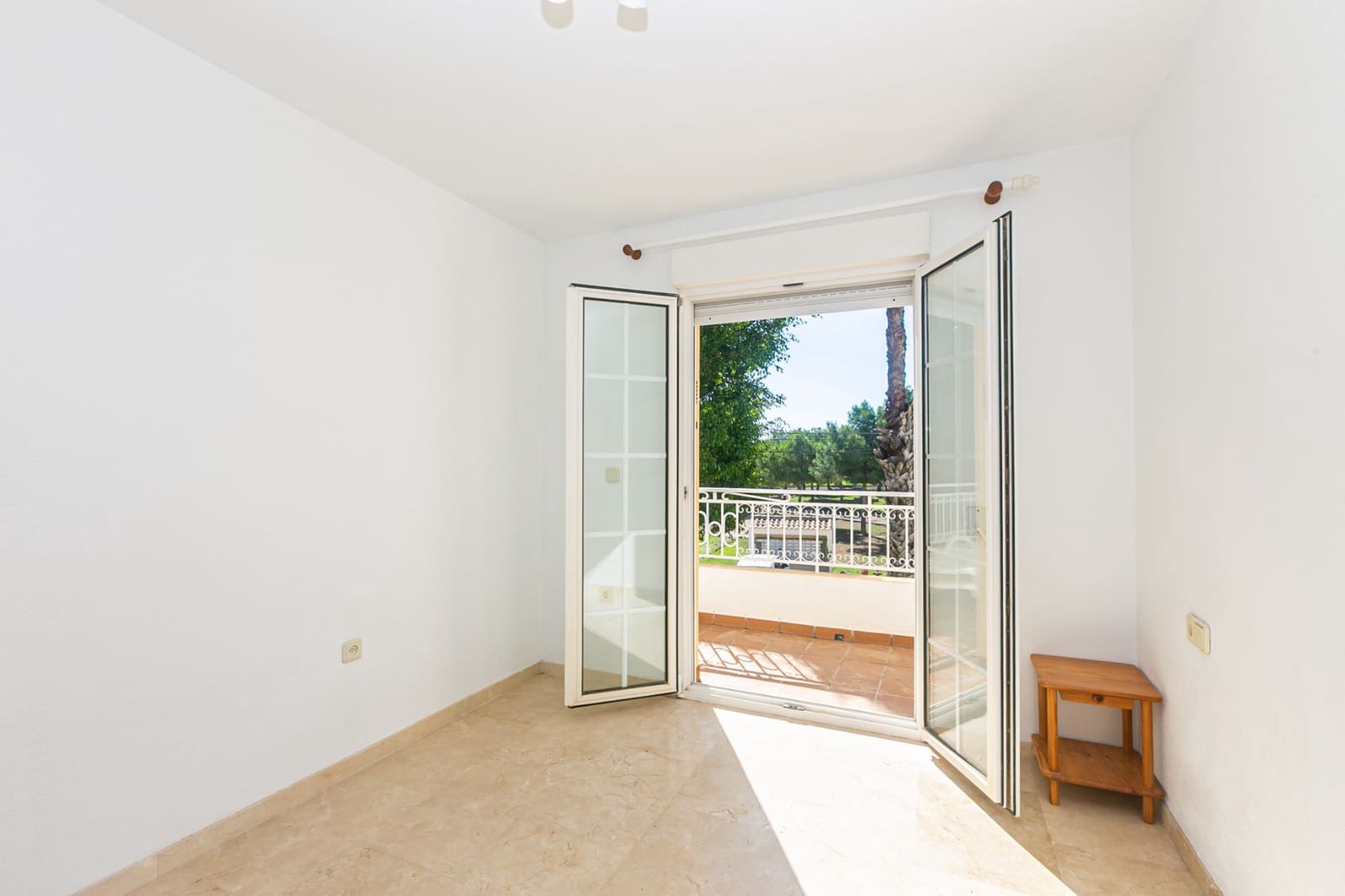 Casa de 2 habitaciones en Villamartin en venta con piscina - 279.900 € (Ref: 10175662)