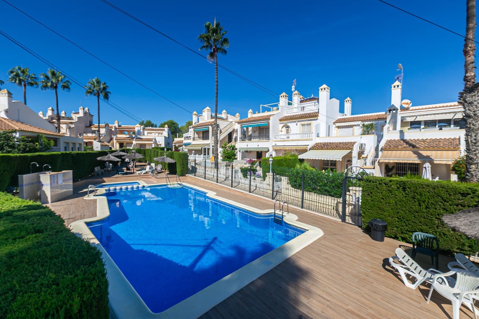 Casa de 2 habitaciones en Villamartin en venta con piscina - 279.900 € (Ref: 10175662)