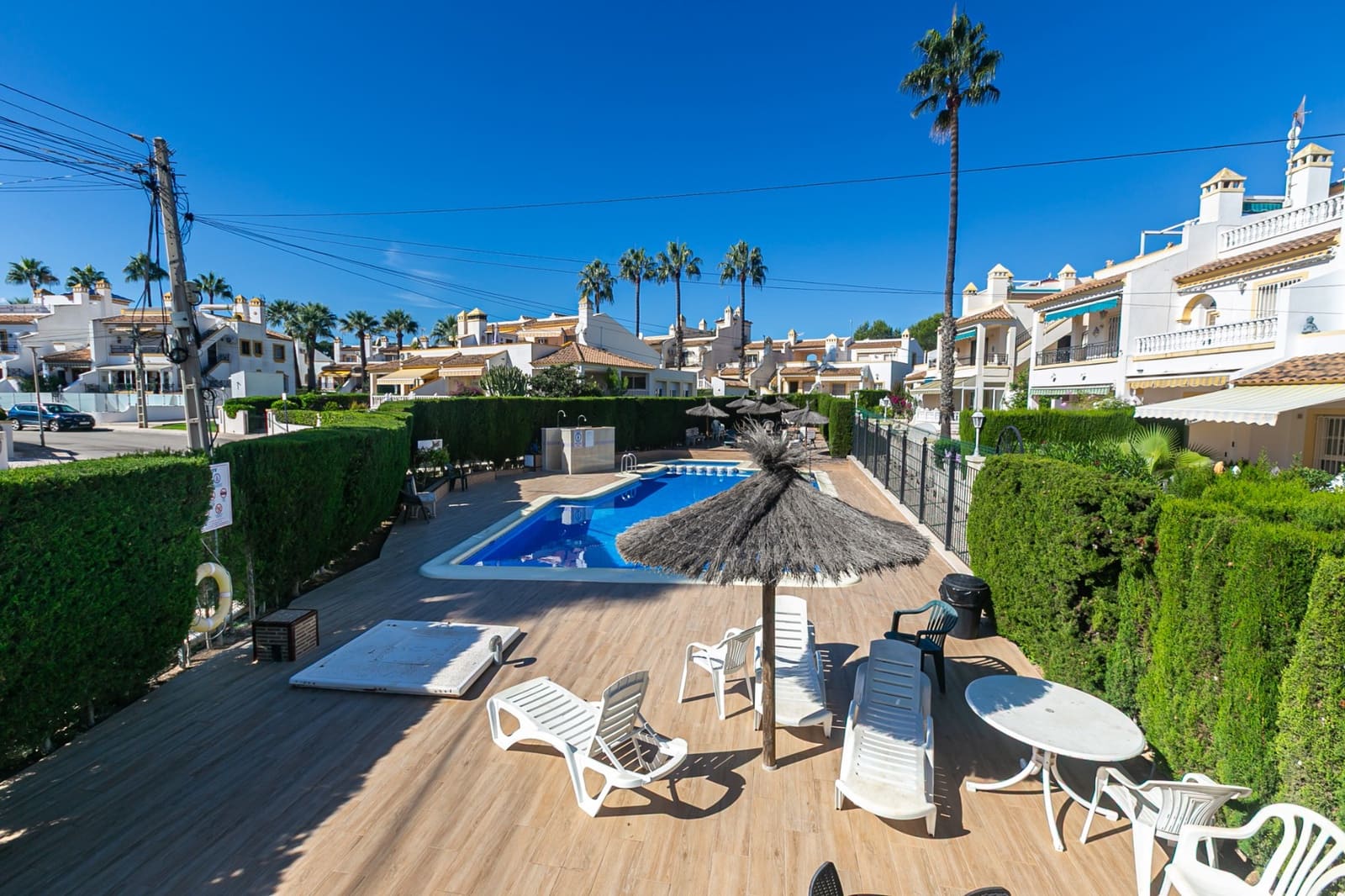 Casa de 2 habitaciones en Villamartin en venta con piscina - 279.900 € (Ref: 10175662)