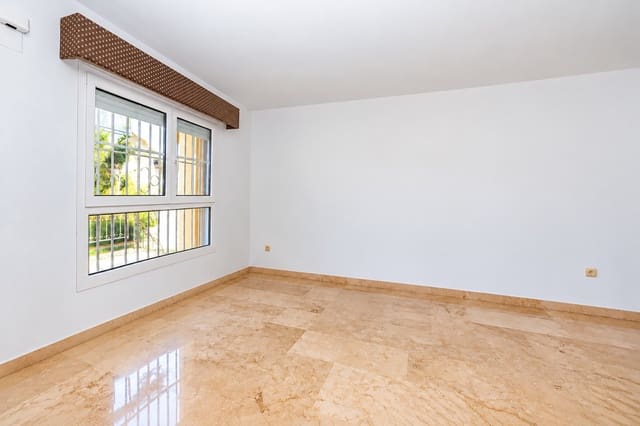 Casa de 2 habitaciones en Villamartin, Orihuela en venta con piscina - 279.900 € (Ref: 10175662)