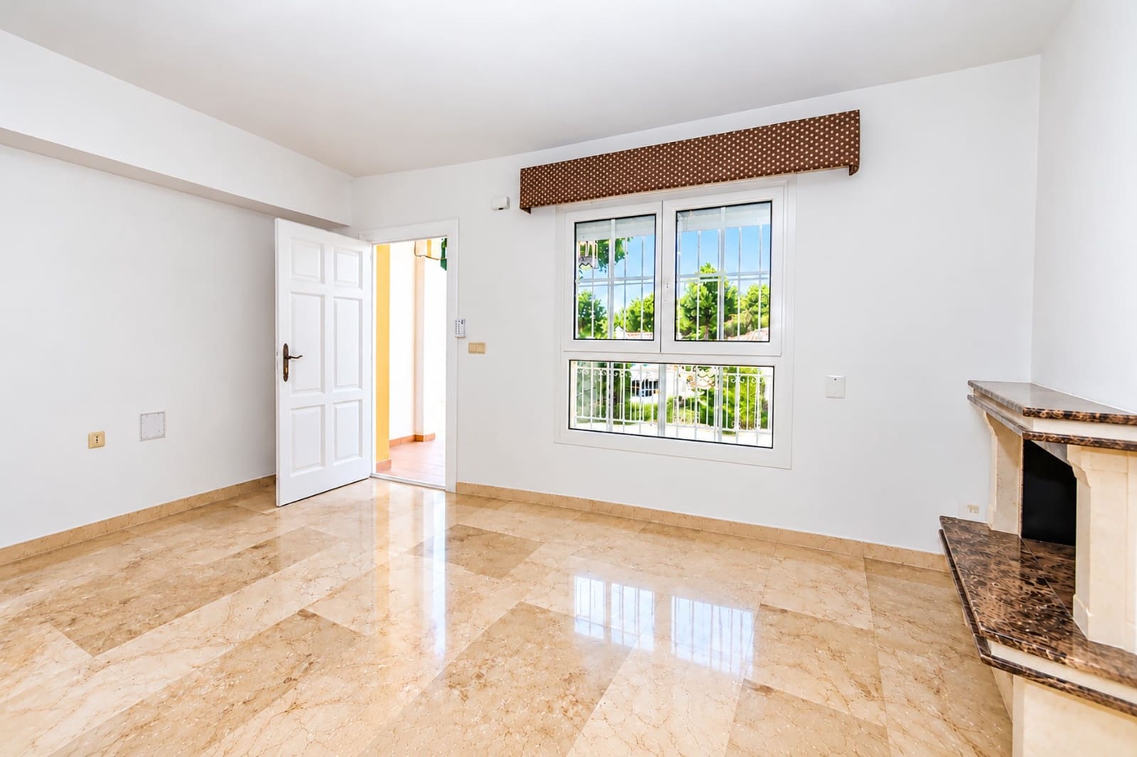 Casa de 2 habitaciones en Villamartin en venta con piscina - 279.900 € (Ref: 10175662)