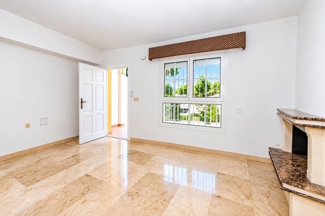 Casa de 2 habitaciones en Villamartin, Orihuela en venta con piscina - 279.900 € (Ref: 10175662)