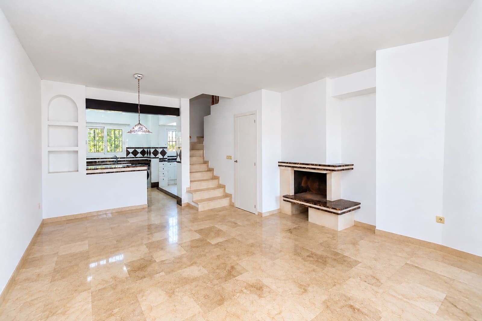 Casa de 2 habitaciones en Villamartin en venta con piscina - 279.900 € (Ref: 10175662)