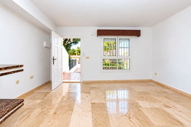 Casa de 2 habitaciones en Villamartin, Orihuela en venta con piscina - 279.900 € (Ref: 10175662)