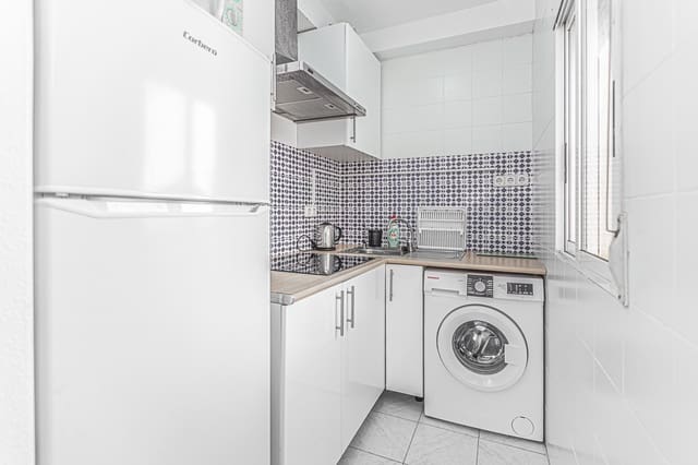 Ático de 2 habitaciones en El Chaparral - La Siesta - La Torreta, Torrevieja en venta con piscina - 129.000 € (Ref: 10175780)